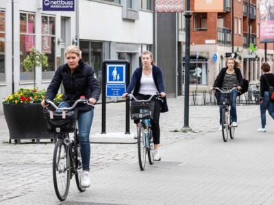 Cyklar genom stan