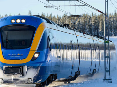 Tåg från Norrtåg i snö - enligt förslag ska det gå enligt knutpunktsupplägg