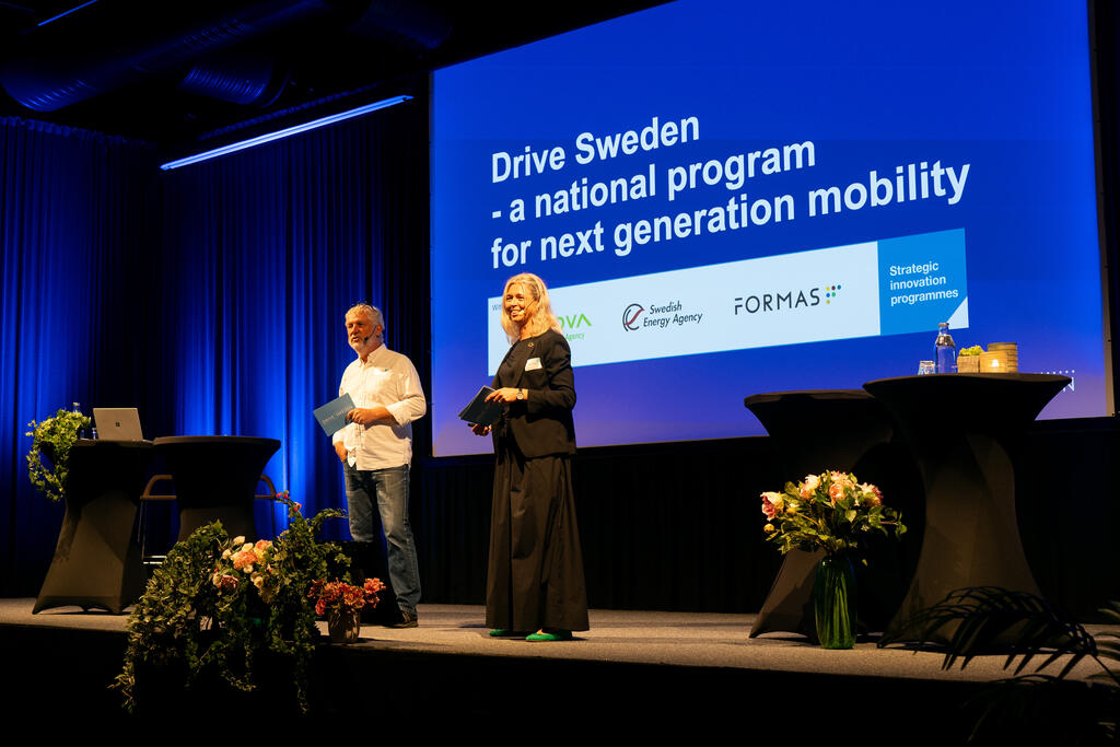 Drive Sweden presentatörer på scen